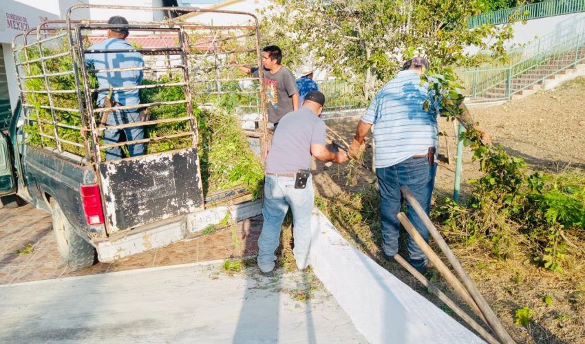 Presidenta Municipal, continúa trabajando para Las y Los Mainerenses.
